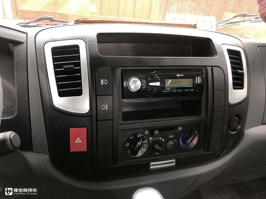 轻卡也有两节车厢车型上路了?山东凯马M3轻卡中置轴列车实拍 - 第5张 - 提加商用车网 轻卡也有两节车厢车型上路了?山东凯马M3轻卡中置轴列车实拍 - 第5张