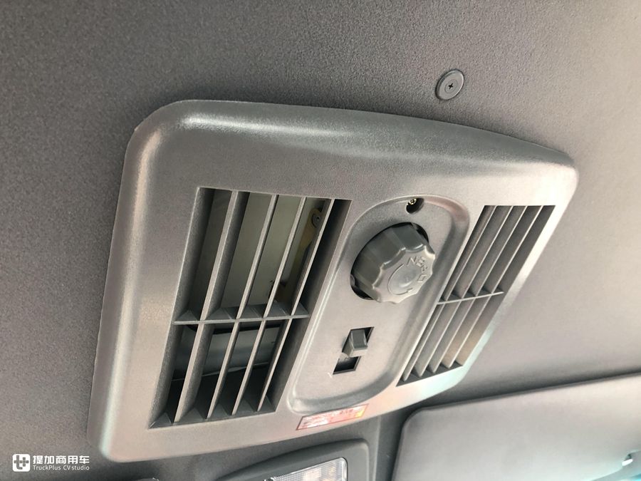 轻卡也有两节车厢车型上路了?山东凯马M3轻卡中置轴列车实拍 - 第7张 - 提加商用车网 轻卡也有两节车厢车型上路了?山东凯马M3轻卡中置轴列车实拍 - 第7张