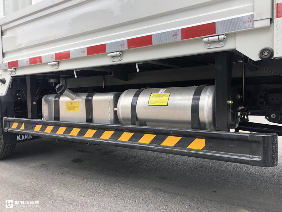 轻卡也有两节车厢车型上路了?山东凯马M3轻卡中置轴列车实拍 - 第12张 - 提加商用车网 轻卡也有两节车厢车型上路了?山东凯马M3轻卡中置轴列车实拍 - 第12张