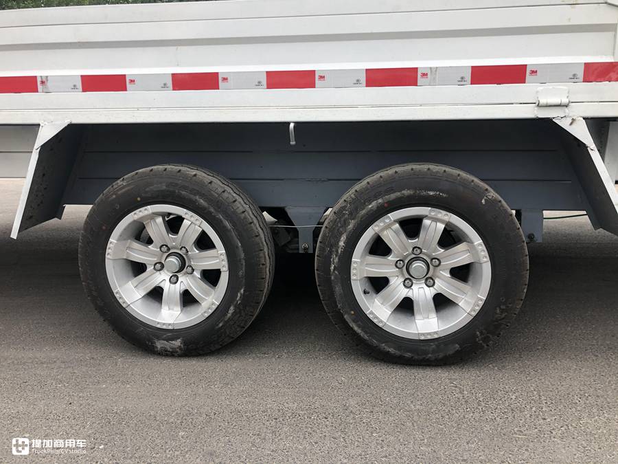 轻卡也有两节车厢车型上路了?山东凯马M3轻卡中置轴列车实拍 - 第17张 - 提加商用车网 轻卡也有两节车厢车型上路了?山东凯马M3轻卡中置轴列车实拍 - 第17张