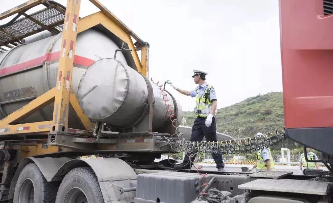 联合卡车:保障安全运输,我们是认真的! - 第1张 - 提加商用车网 联合卡车:保障安全运输,我们是认真的! - 第1张