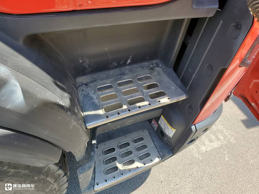 三一C10上装+沃尔沃FMX底盘,听说这是最强四桥泵车组合 - 第11张 - 提加商用车网 三一C10上装+沃尔沃FMX底盘,听说这是最强四桥泵车组合 - 第11张