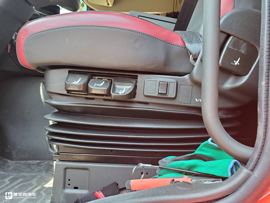 三一C10上装+沃尔沃FMX底盘,听说这是最强四桥泵车组合 - 第13张 - 提加商用车网 三一C10上装+沃尔沃FMX底盘,听说这是最强四桥泵车组合 - 第13张