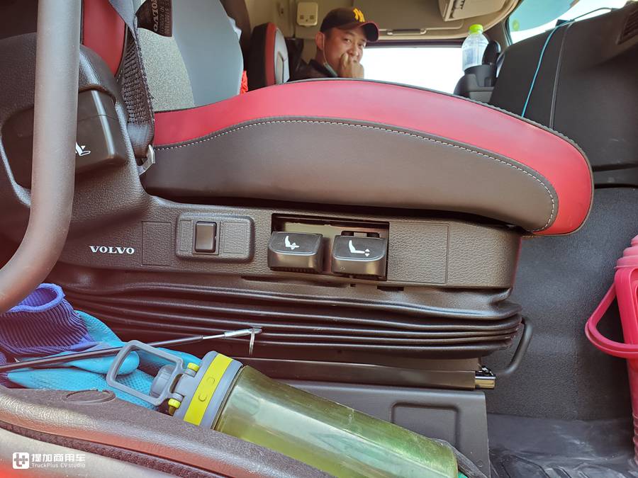 三一C10上装+沃尔沃FMX底盘,听说这是最强四桥泵车组合 - 第14张 - 提加商用车网 三一C10上装+沃尔沃FMX底盘,听说这是最强四桥泵车组合 - 第14张