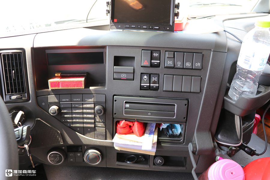 三一C10上装+沃尔沃FMX底盘,听说这是最强四桥泵车组合 - 第18张 - 提加商用车网 三一C10上装+沃尔沃FMX底盘,听说这是最强四桥泵车组合 - 第18张