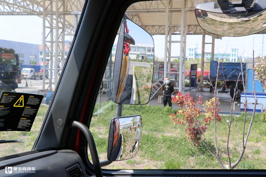 三一C10上装+沃尔沃FMX底盘,听说这是最强四桥泵车组合 - 第21张 - 提加商用车网 三一C10上装+沃尔沃FMX底盘,听说这是最强四桥泵车组合 - 第21张