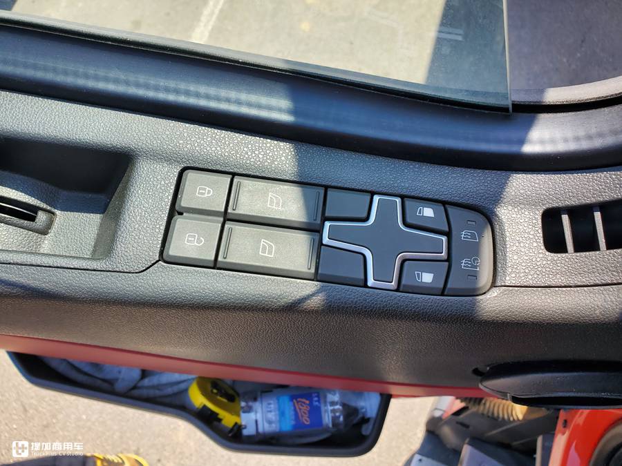 三一C10上装+沃尔沃FMX底盘,听说这是最强四桥泵车组合 - 第20张 - 提加商用车网 三一C10上装+沃尔沃FMX底盘,听说这是最强四桥泵车组合 - 第20张