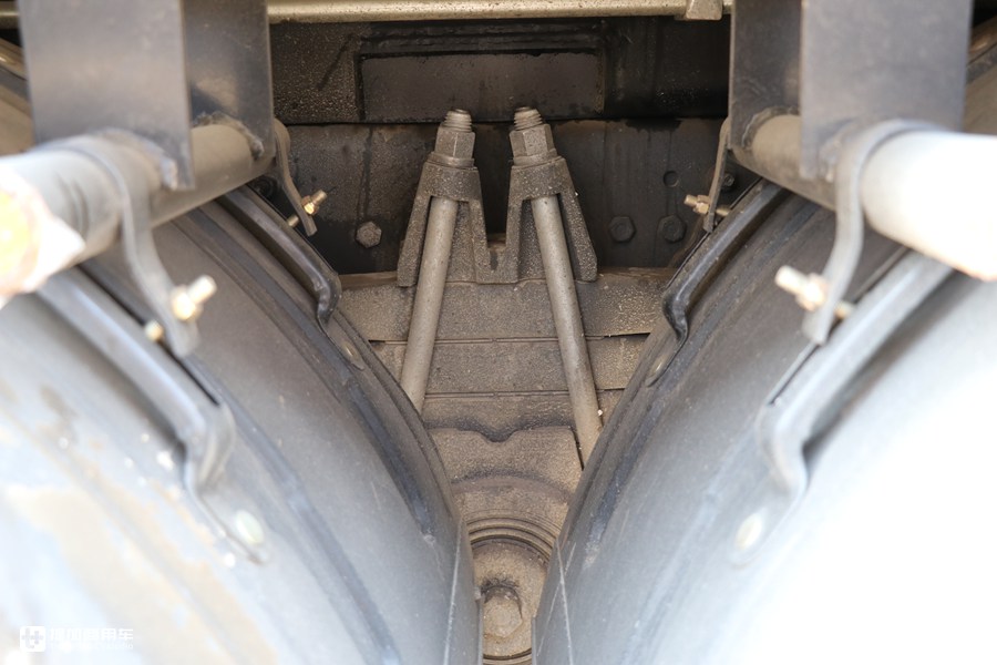 三一C10上装+沃尔沃FMX底盘,听说这是最强四桥泵车组合 - 第30张 - 提加商用车网 三一C10上装+沃尔沃FMX底盘,听说这是最强四桥泵车组合 - 第30张