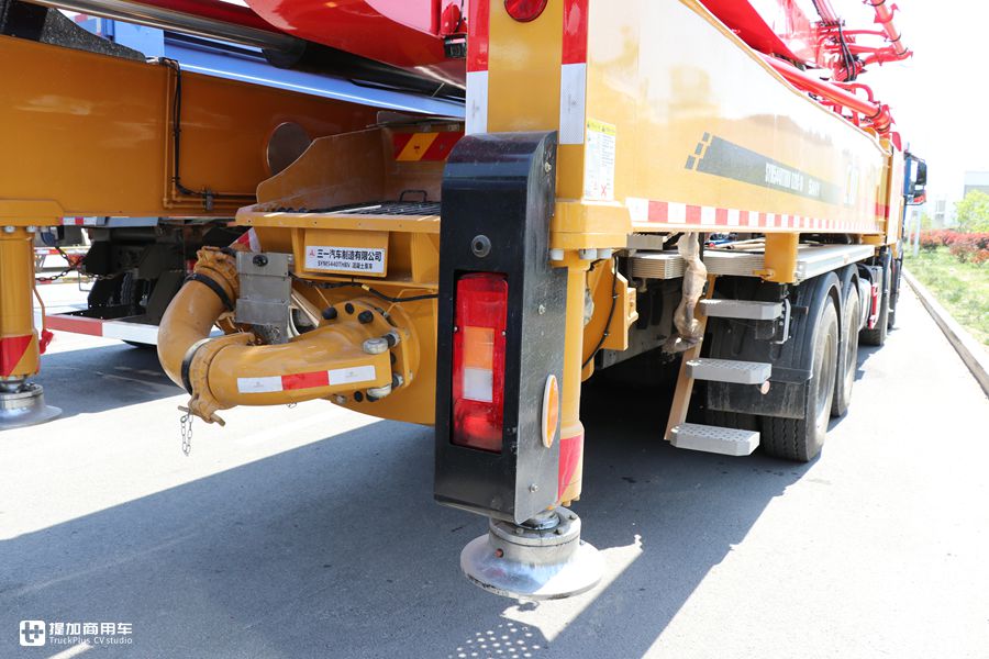 三一C10上装+沃尔沃FMX底盘,听说这是最强四桥泵车组合 - 第31张 - 提加商用车网 三一C10上装+沃尔沃FMX底盘,听说这是最强四桥泵车组合 - 第31张