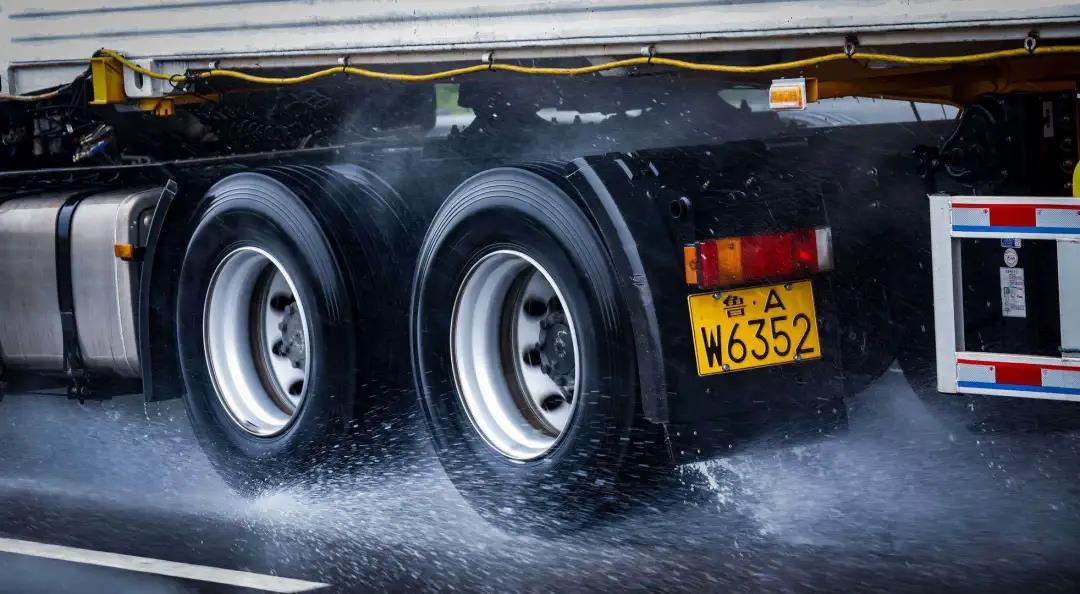 27.9L/100Km!极限挑战,天龙KL再创新纪录! - 第7张 - 提加商用车网 27.9L/100Km!极限挑战,天龙KL再创新纪录! - 第7张