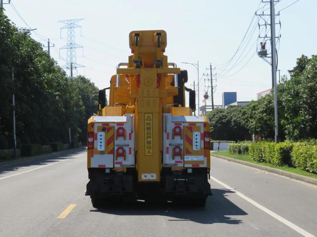 有求必应使命必达,带您认识奔驰Arocs底盘清障车 - 第4张 - 提加商用车网 有求必应使命必达,带您认识奔驰Arocs底盘清障车 - 第4张