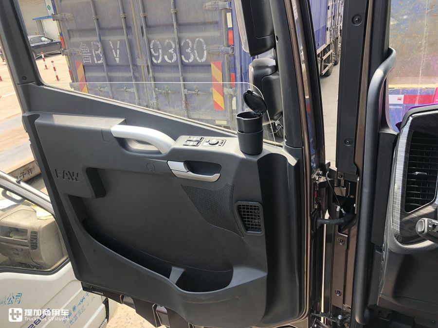 平地板驾驶室,只比手动挡贵8千,配AMT变速箱的解放JH6载货车值得买吗? - 第5张 - 提加商用车网 平地板驾驶室,只比手动挡贵8千,配AMT变速箱的解放JH6载货车值得买吗? - 第5张