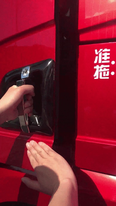 当陕汽重卡遇见特技车手,想低调,实力不允许啊 - 第2张 - 提加商用车网 当陕汽重卡遇见特技车手,想低调,实力不允许啊 - 第2张