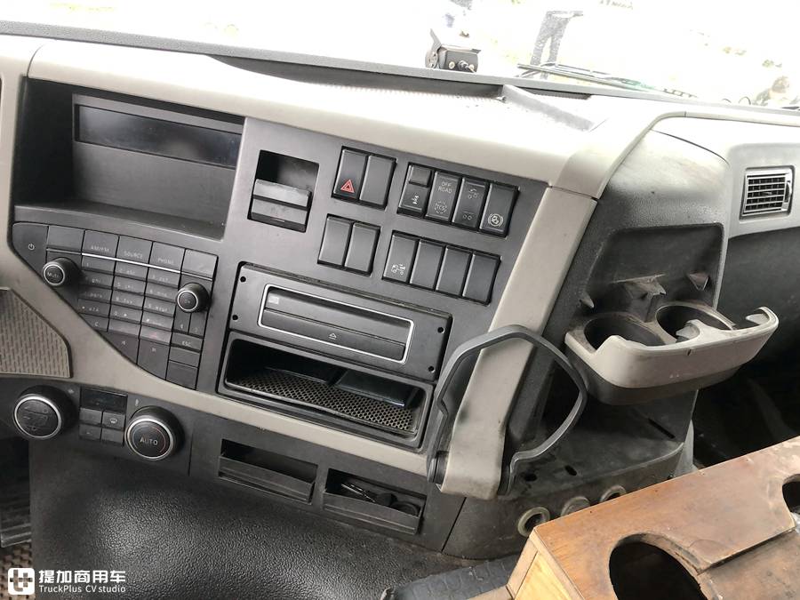 开6年的沃尔沃FM卡车还能卖20万,跑了160多万公里,车况怎么样? - 第11张 - 提加商用车网 开6年的沃尔沃FM卡车还能卖20万,跑了160多万公里,车况怎么样? - 第11张