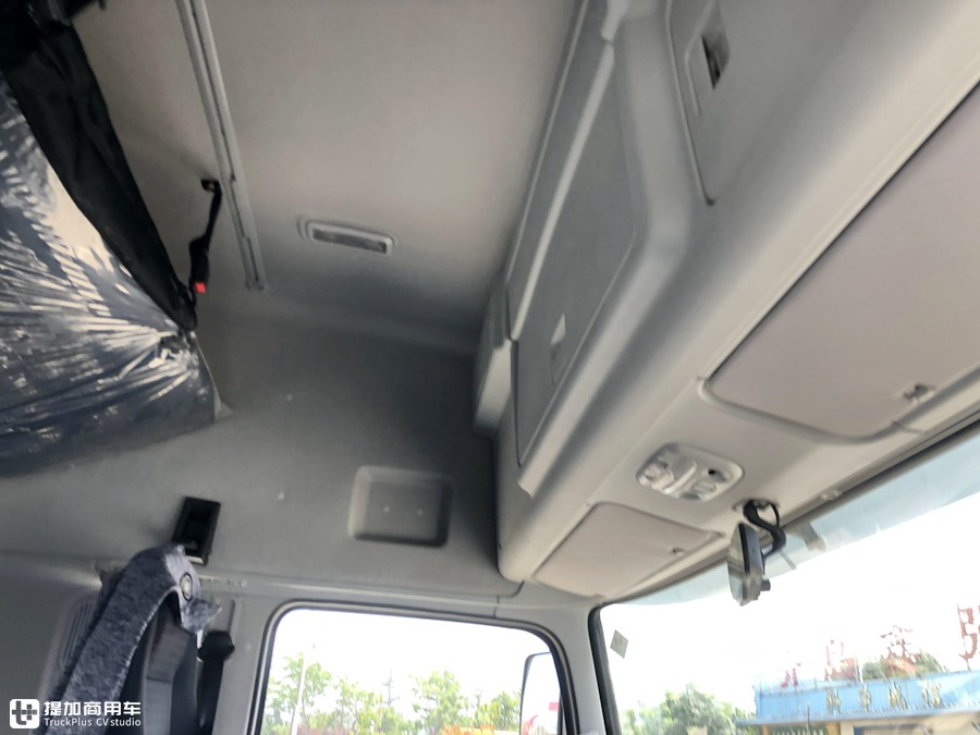 专业的猪崽运输车,售价高达80万?天龙VL载货车底盘的畜禽运输车实拍 - 第6张 - 提加商用车网 专业的猪崽运输车,售价高达80万?天龙VL载货车底盘的畜禽运输车实拍 - 第6张