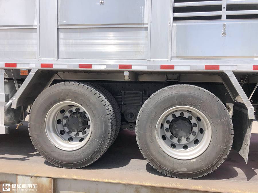 专业的猪崽运输车,售价高达80万?天龙VL载货车底盘的畜禽运输车实拍 - 第15张 - 提加商用车网 专业的猪崽运输车,售价高达80万?天龙VL载货车底盘的畜禽运输车实拍 - 第15张