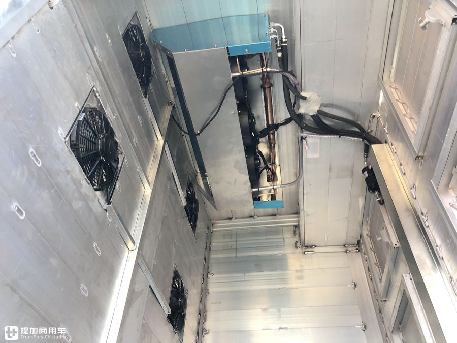 专业的猪崽运输车,售价高达80万?天龙VL载货车底盘的畜禽运输车实拍 - 第18张 - 提加商用车网 专业的猪崽运输车,售价高达80万?天龙VL载货车底盘的畜禽运输车实拍 - 第18张