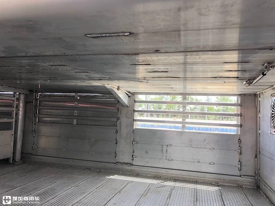 专业的猪崽运输车,售价高达80万?天龙VL载货车底盘的畜禽运输车实拍 - 第20张 - 提加商用车网 专业的猪崽运输车,售价高达80万?天龙VL载货车底盘的畜禽运输车实拍 - 第20张