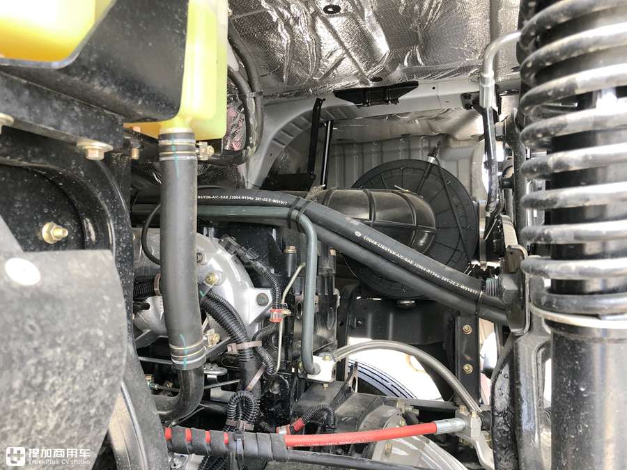 专业的猪崽运输车,售价高达80万?天龙VL载货车底盘的畜禽运输车实拍 - 第9张 - 提加商用车网 专业的猪崽运输车,售价高达80万?天龙VL载货车底盘的畜禽运输车实拍 - 第9张