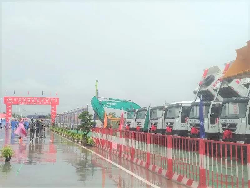 “工程之王”助力中老铁路建设 ,上汽红岩在“一带一路”沿线大显身手 - 第2张 - 提加商用车网 “工程之王”助力中老铁路建设 ,上汽红岩在“一带一路”沿线大显身手 - 第2张