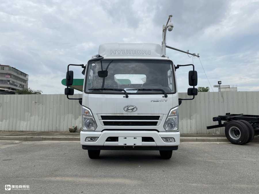 现代轻卡怎么样?实拍盛图高端车型带你看看,内饰配置没得说 - 第2张 - 提加商用车网 现代轻卡怎么样?实拍盛图高端车型带你看看,内饰配置没得说 - 第2张