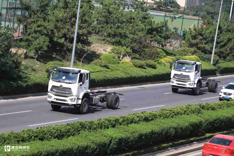 定制版重汽豪瀚N5G泵车底盘实拍,还是国六排放,性价比真高! - 第1张 - 提加商用车网 定制版重汽豪瀚N5G泵车底盘实拍,还是国六排放,性价比真高! - 第1张