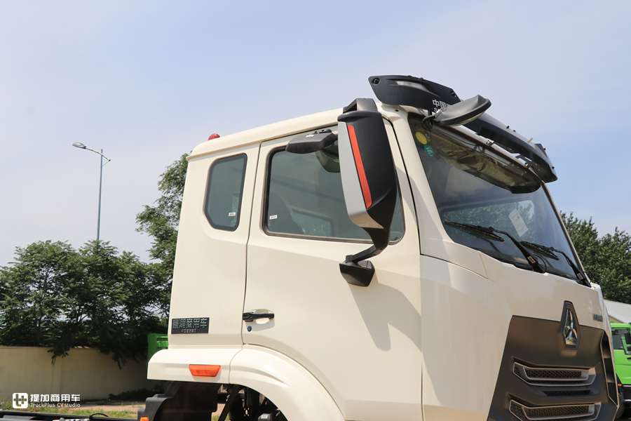 定制版重汽豪瀚N5G泵车底盘实拍,还是国六排放,性价比真高! - 第5张 - 提加商用车网 定制版重汽豪瀚N5G泵车底盘实拍,还是国六排放,性价比真高! - 第5张