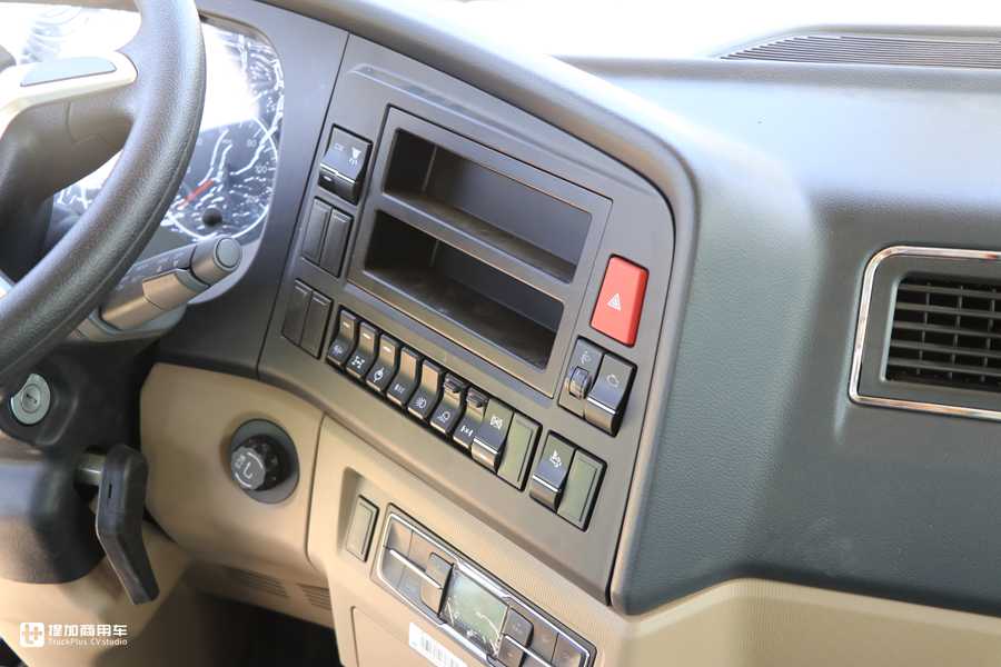 定制版重汽豪瀚N5G泵车底盘实拍,还是国六排放,性价比真高! - 第12张 - 提加商用车网 定制版重汽豪瀚N5G泵车底盘实拍,还是国六排放,性价比真高! - 第12张