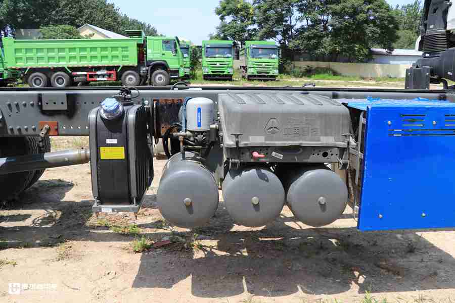 定制版重汽豪瀚N5G泵车底盘实拍,还是国六排放,性价比真高! - 第18张 - 提加商用车网 定制版重汽豪瀚N5G泵车底盘实拍,还是国六排放,性价比真高! - 第18张