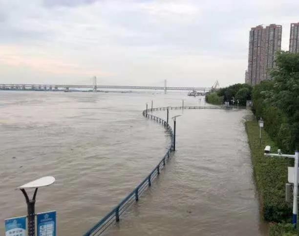 闻“汛”出动,安徽加油!联合卡车助力抗洪抢险 - 第1张 - 提加商用车网 闻“汛”出动,安徽加油!联合卡车助力抗洪抢险 - 第1张