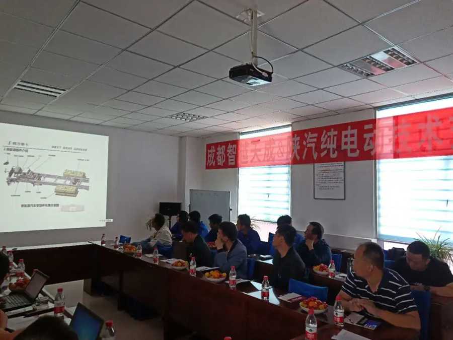 陕汽重卡 | 贴心服务走终端 客户放心行无忧 - 第1张 - 提加商用车网 陕汽重卡 | 贴心服务走终端 客户放心行无忧 - 第1张