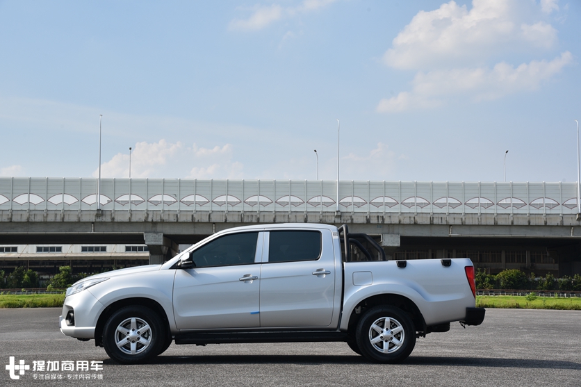 江铃新宝典皮卡下线,50万的解放J7实拍,提加一周好文推荐 - 第5张 - 提加商用车网 江铃新宝典皮卡下线,50万的解放J7实拍,提加一周好文推荐 - 第5张