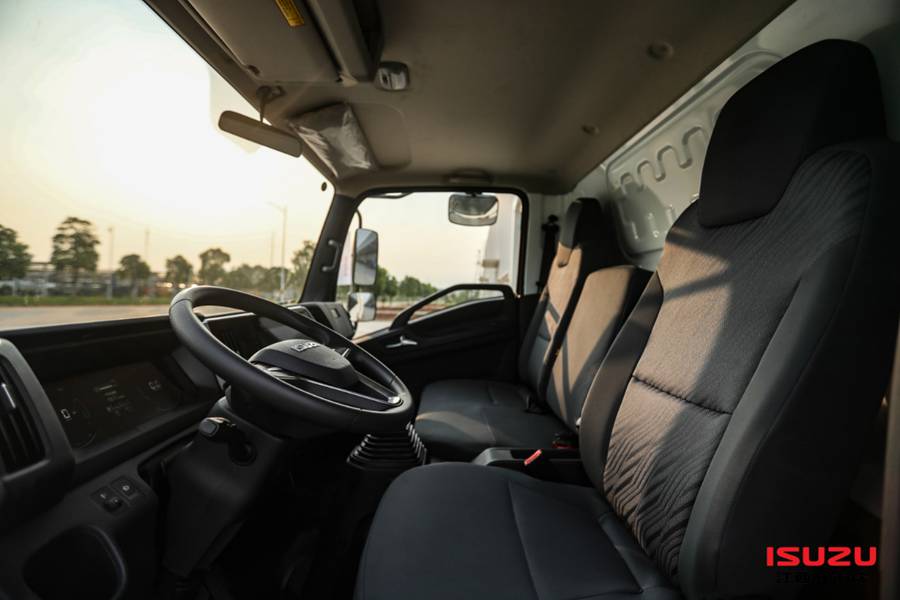 江西五十铃翼放轻卡，真正的轿车级舒适轻卡 - 第2张