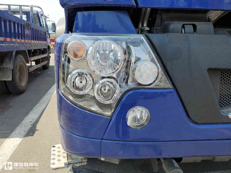 12挡变速箱更适应工地路况,440马力柴油动力,豪沃TX自卸车实拍 - 第6张 - 提加商用车网 12挡变速箱更适应工地路况,440马力柴油动力,豪沃TX自卸车实拍 - 第6张