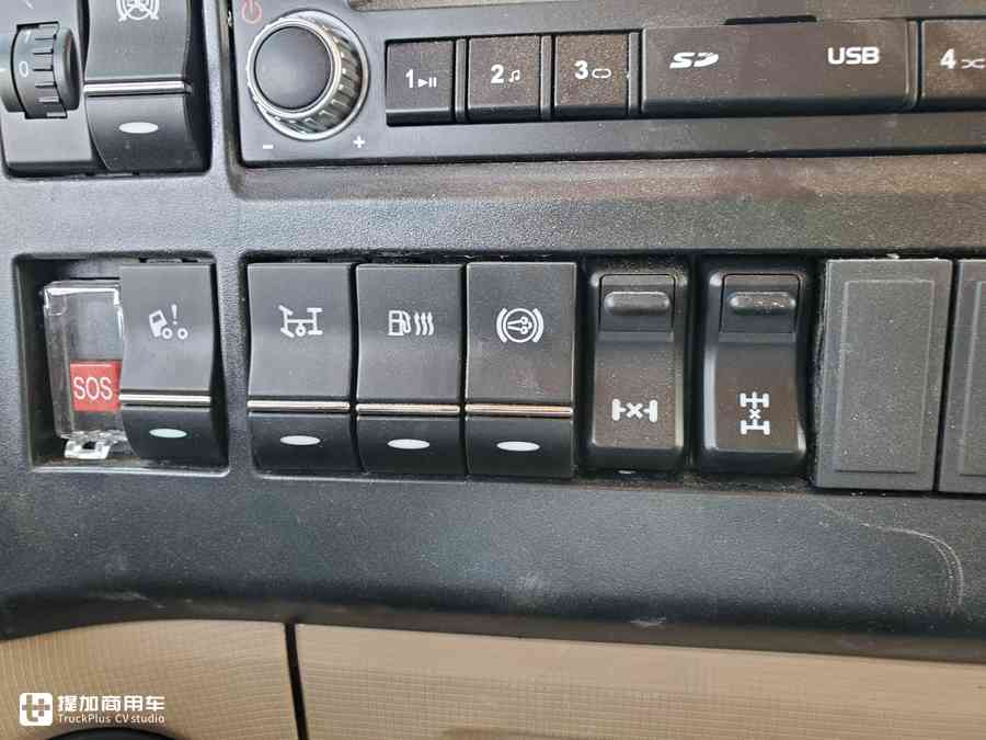 12挡变速箱更适应工地路况,440马力柴油动力,豪沃TX自卸车实拍 - 第16张 - 提加商用车网 12挡变速箱更适应工地路况,440马力柴油动力,豪沃TX自卸车实拍 - 第16张