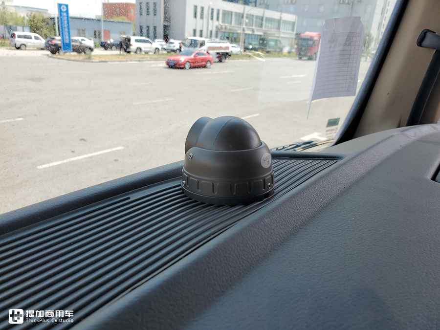 12挡变速箱更适应工地路况,440马力柴油动力,豪沃TX自卸车实拍 - 第18张 - 提加商用车网 12挡变速箱更适应工地路况,440马力柴油动力,豪沃TX自卸车实拍 - 第18张