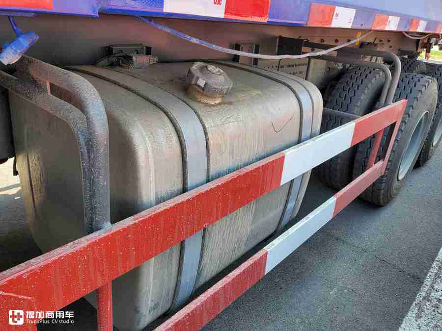 12挡变速箱更适应工地路况,440马力柴油动力,豪沃TX自卸车实拍 - 第26张 - 提加商用车网 12挡变速箱更适应工地路况,440马力柴油动力,豪沃TX自卸车实拍 - 第26张