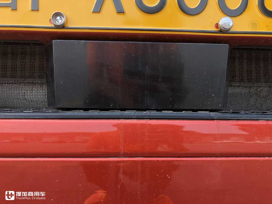 AMT变速箱、8气囊悬挂,顶配解放JH6前四后八载货车实拍 - 第4张 - 提加商用车网 AMT变速箱、8气囊悬挂,顶配解放JH6前四后八载货车实拍 - 第4张