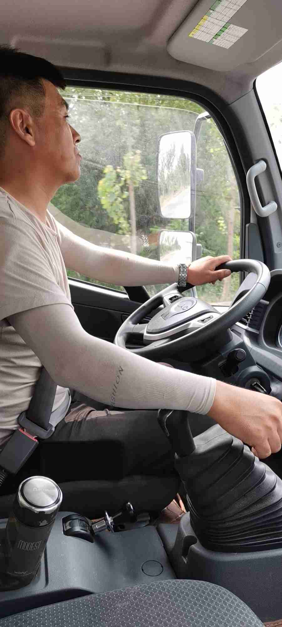 国三换车选骏铃,商超车队十年来全是骏铃车 - 第3张 - 提加商用车网 国三换车选骏铃,商超车队十年来全是骏铃车 - 第3张