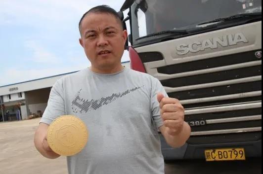 想试试斯堪尼亚省不省油,没成想一试就是332万公里 - 第1张 - 提加商用车网 想试试斯堪尼亚省不省油,没成想一试就是332万公里 - 第1张