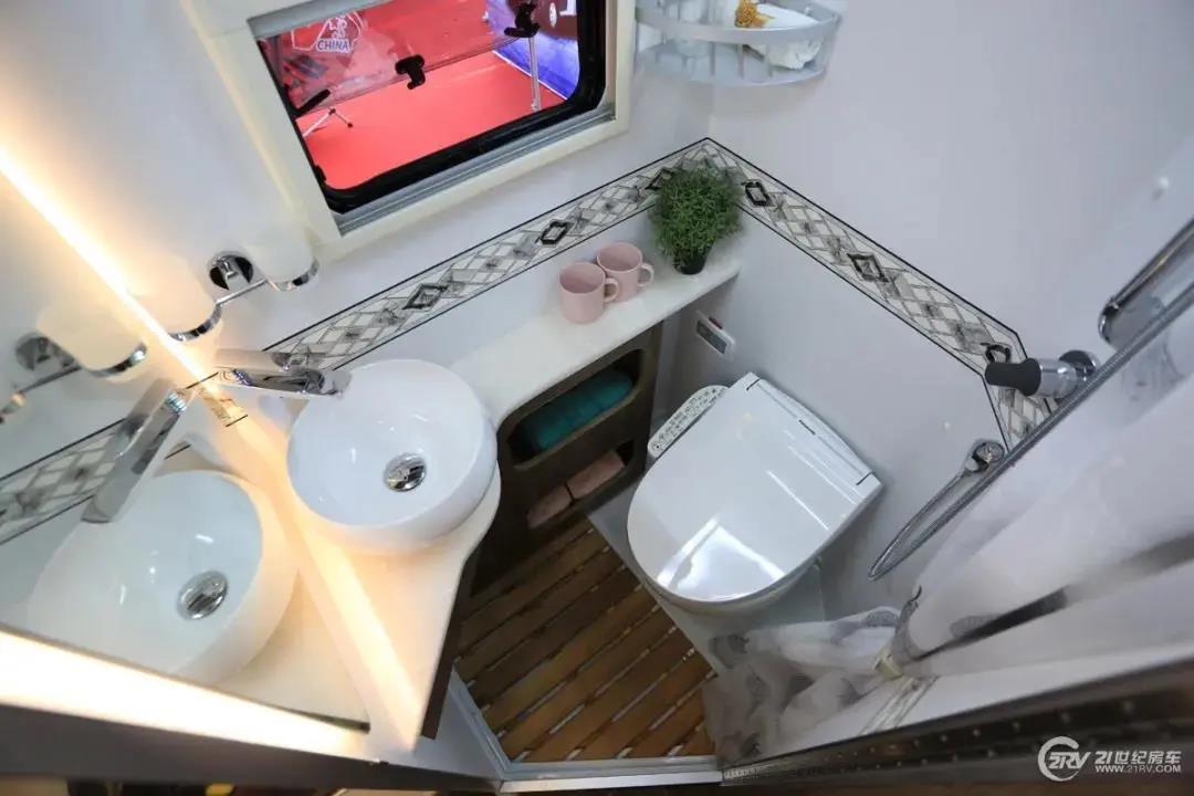 L2级自动驾驶,蓝牌C照就能开,戴德E途MAX+进口依维柯国六房车全解析 - 第8张 - 提加商用车网 L2级自动驾驶,蓝牌C照就能开,戴德E途MAX+进口依维柯国六房车全解析 - 第8张