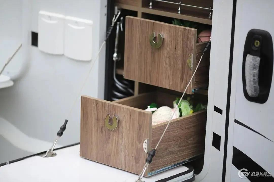 L2级自动驾驶,蓝牌C照就能开,戴德E途MAX+进口依维柯国六房车全解析 - 第4张 - 提加商用车网 L2级自动驾驶,蓝牌C照就能开,戴德E途MAX+进口依维柯国六房车全解析 - 第4张