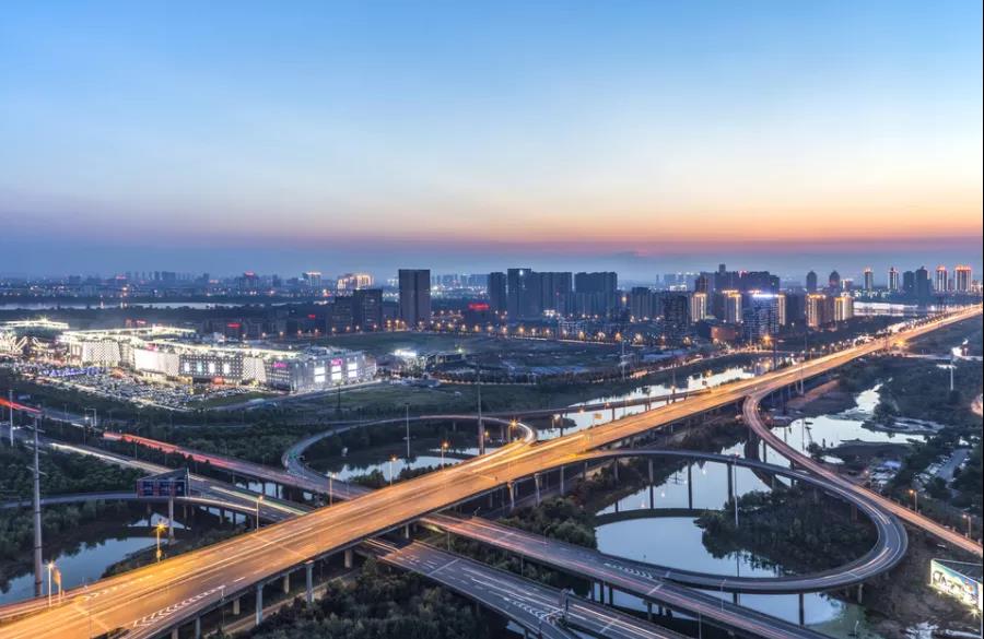 苏州金龙推出行业首款低入口微巴,打造“最后一公里”风景线! - 第1张 - 提加商用车网 苏州金龙推出行业首款低入口微巴,打造“最后一公里”风景线! - 第1张