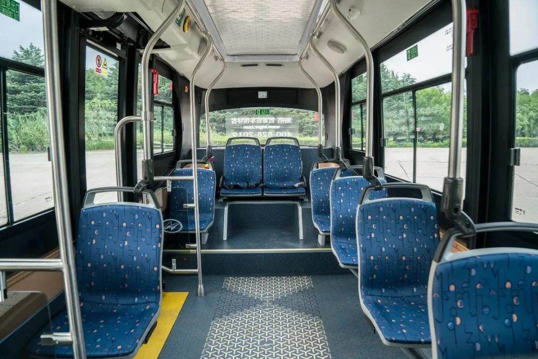 苏州金龙推出行业首款低入口微巴,打造“最后一公里”风景线! - 第6张 - 提加商用车网 苏州金龙推出行业首款低入口微巴,打造“最后一公里”风景线! - 第6张