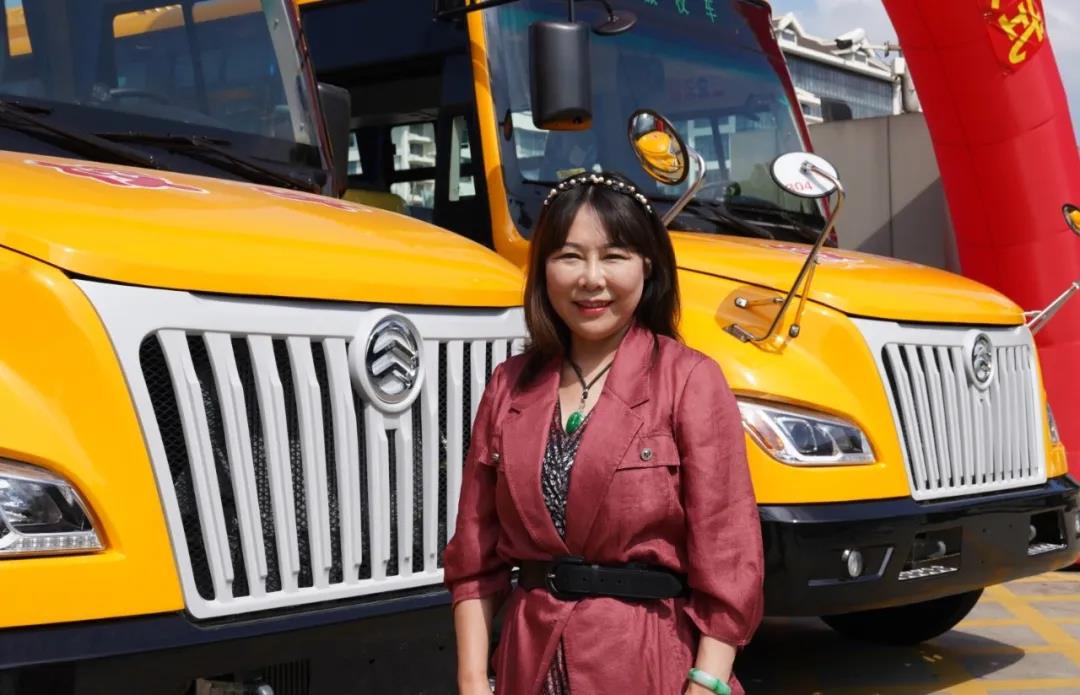 百辆金旅国六校车交付广东东莞,为莘莘学童保驾护航 - 第3张 - 提加商用车网 百辆金旅国六校车交付广东东莞,为莘莘学童保驾护航 - 第3张