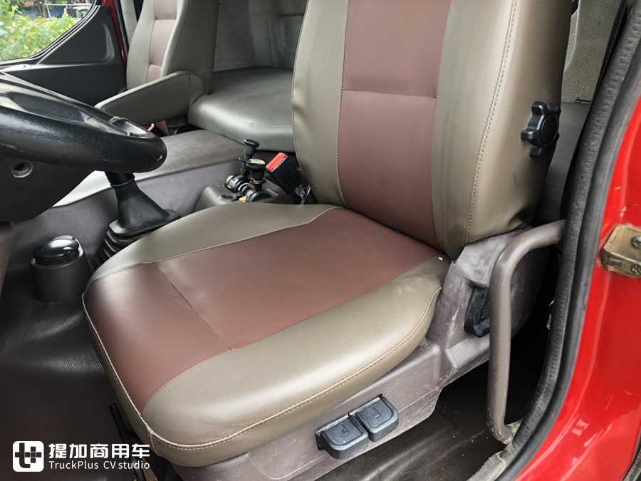 国产自卸车的颜值担当,玉柴+法士特动力强劲,乘龙H5前四后八自卸车评测 - 第14张 - 提加商用车网 国产自卸车的颜值担当,玉柴+法士特动力强劲,乘龙H5前四后八自卸车评测 - 第14张