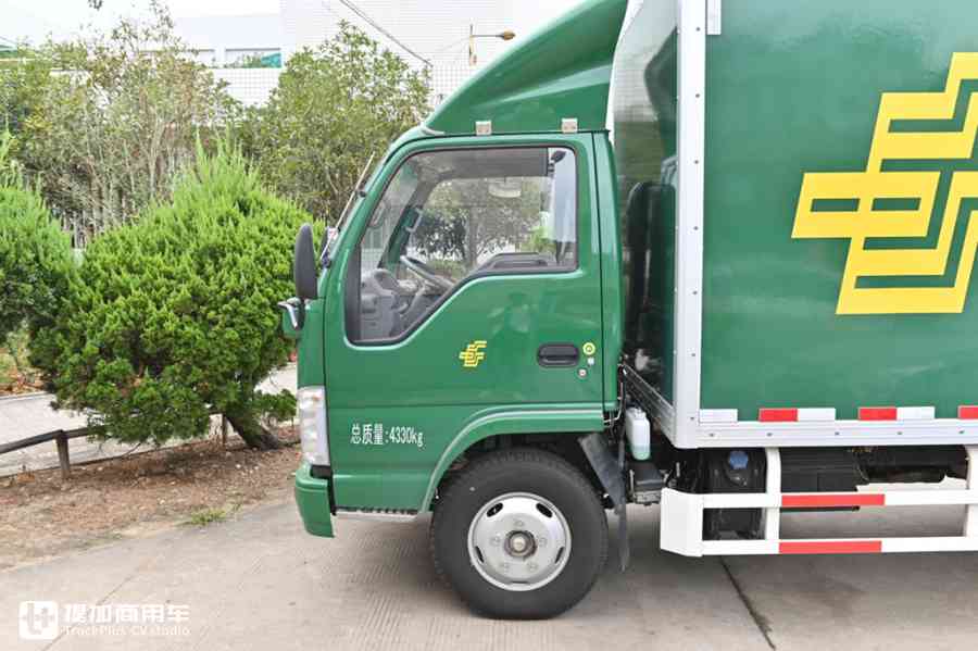 与日本同步,内饰简洁耐用,邮政新购的国六五十铃轻卡实拍 - 第4张 - 提加商用车网 与日本同步,内饰简洁耐用,邮政新购的国六五十铃轻卡实拍 - 第4张