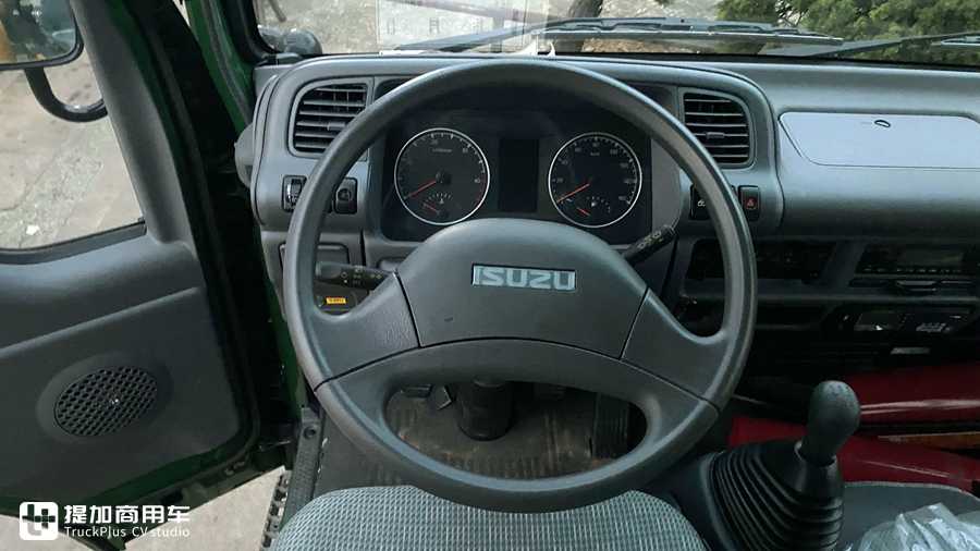 与日本同步,内饰简洁耐用,邮政新购的国六五十铃轻卡实拍 - 第10张 - 提加商用车网 与日本同步,内饰简洁耐用,邮政新购的国六五十铃轻卡实拍 - 第10张