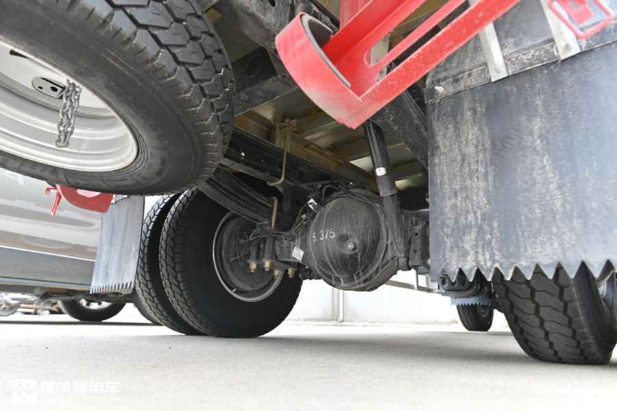 与日本同步,内饰简洁耐用,邮政新购的国六五十铃轻卡实拍 - 第20张 - 提加商用车网 与日本同步,内饰简洁耐用,邮政新购的国六五十铃轻卡实拍 - 第20张