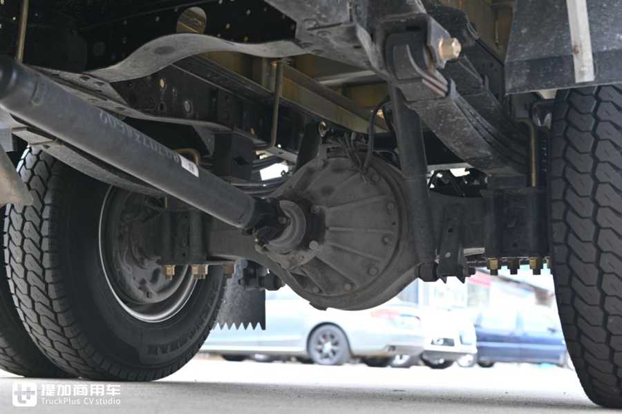 与日本同步,内饰简洁耐用,邮政新购的国六五十铃轻卡实拍 - 第21张 - 提加商用车网 与日本同步,内饰简洁耐用,邮政新购的国六五十铃轻卡实拍 - 第21张